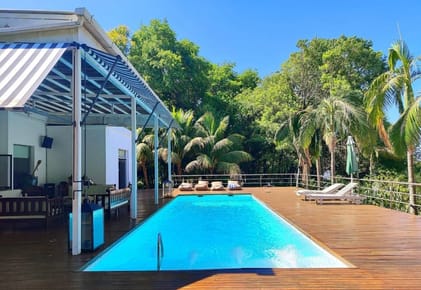 VENDO CASA FRENTE AL RIO EN CONDOMINIO COSTA ALTA .