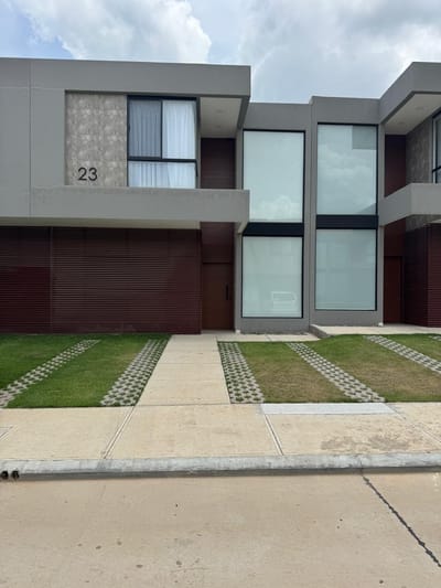 CASA A ESTRENAR  EN ALQUILER DE 3 DORMITORIOS EN COND. URUBO NORD