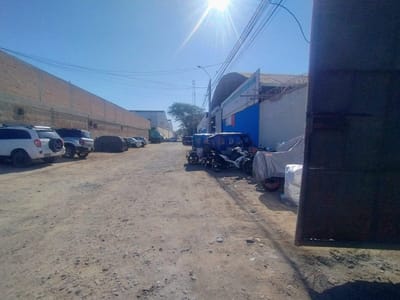LOCAL EN VENTA - ZONA INDUSTRIAL - FRENTE A INTERAMERICANA