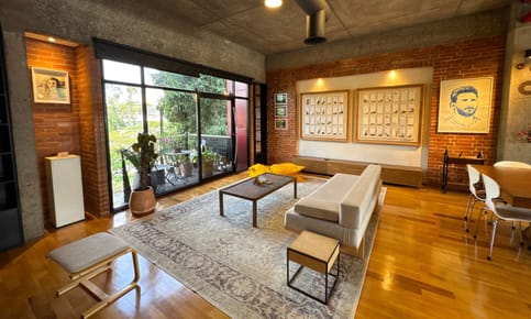 Amplio Departamento Estilo Industrial Zona Villa Morra