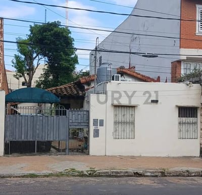Venta de Casa con 2 Departamentos – Ideal Vivienda y Oficina