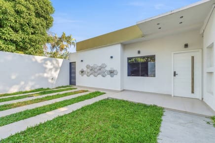 DÚPLEX A ESTRENAR EN 4.º BARRIO – LUQUE 