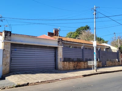 VENDO AMPLIA RESIDENCIA EN SAN VICENTE