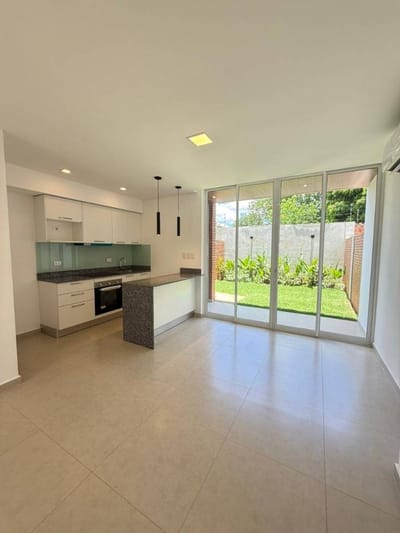 SE VENDE HERMOSO DUPLEX EN BARRIO CERRADO