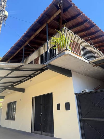 EN VENTA CASA + SALÓN COMERCIAL FERNANDO DE LA MORA , Z SUR 