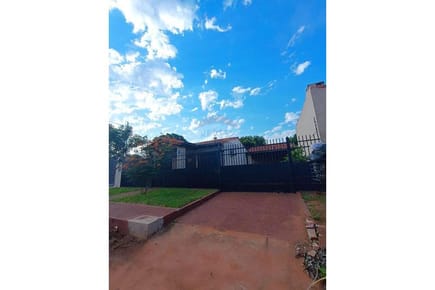 VENDO CASA TIPO CHALET EN LUQUE