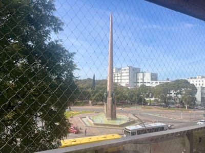 Dueño Vende Apto 2 Dorm Y 2 Baños, Frente A Parque Batlle Y A Una Cuadra De XXX