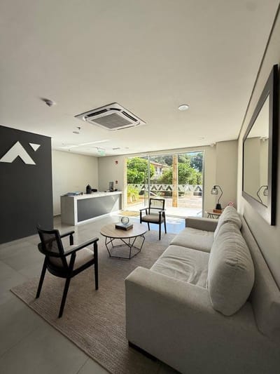 En Venta Departamento semi amoblado de 3 dormitorios más área de servicio