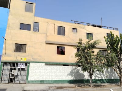 Vendo casa 4 pisos a 2 cuadras estacion del metropolitano