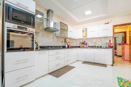 En venta: Moderna y exclusiva casa de 2 plantas en Puerto Pabla, Lambaré y