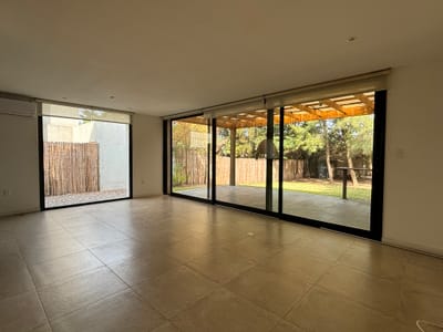 San Nicolas. Moderna. Estar. Piscina.