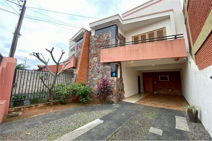 VENDO AMPLIO DUPLEX CON PISCINA EN BARRIO RECOLETA