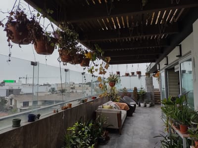 VENDO DUPLEX EN CHACARILLA DE SAN BORJA DE 4 DORMITORIOS AMPLIOS CON TERRAZAS