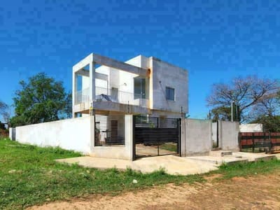 VENDO HERMOSA CASA EN SAN LORENZO, BARRIO VIRGEN DE LOS REMEDIOS