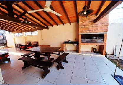 VENDO CASA 377M2  EN BARRIO SAN CRISTOBAL  6 HAB.