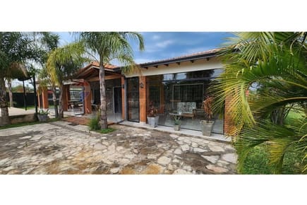 CASA QUINTA AMOBLADA EN VENTA – SAN BERNARDINO  ????