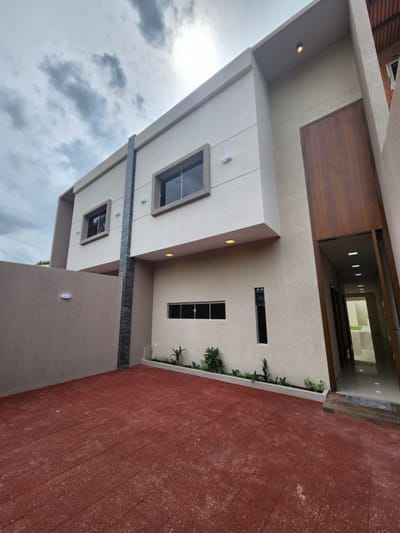 *vendemos Amplio Duplex En Mburucuyá*  