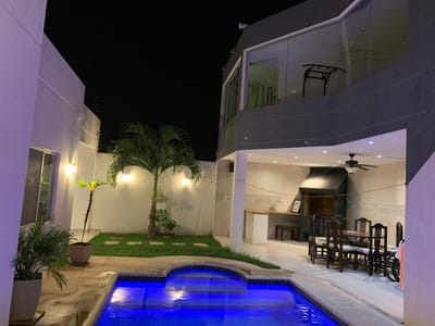 CASA EN VENTA DE 4 DORMITORIOS - ZONA NORTE - URB. JARDINES DEL REMANSO