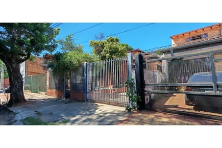 CASA EN VENTA – BARRIO LA ENCARNACIÓN, ASUNCIÓN
