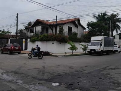 CASA EN BARRIO SAN JORGE A 150 m de Av Aviadores del Chaco