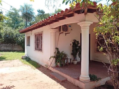 Chalet en San Lorenzo, zona Palacio de Justicia a cuadras de Víctor Curiel