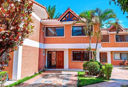 Casa colonial rústica en zona norte 