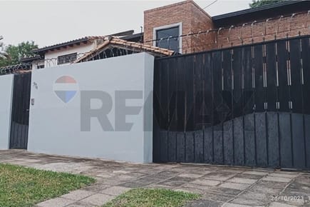 Alquiler de Amplio Inmueble con Patio en Lambaré