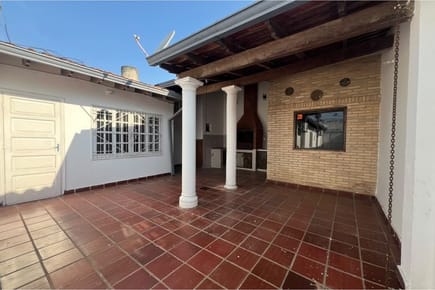 HERMOSA CASA EN FERNANDO DE LA MORA ZONA SUR