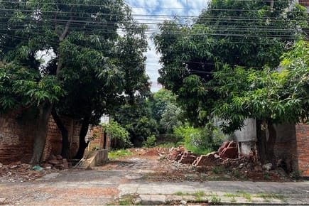 TERRENO A DOS CUADRAS DE M. LYNCH SOBRE BERTONI