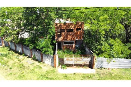 CASA A REFACCIONAR CON TERRENO DE 485 M²