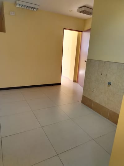 Oficina Con  2 Baños Avda Canadá 3657