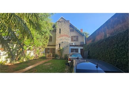 EN VENTA ESPECTACULAR CASA EN SAJONIA 