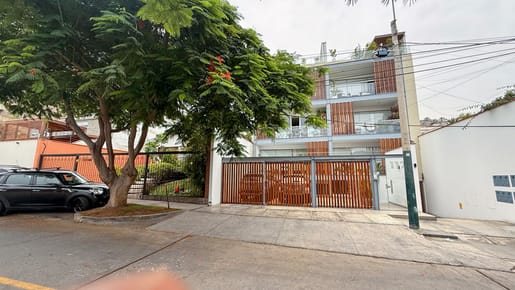 Casa En Casuarinas Baja Surco