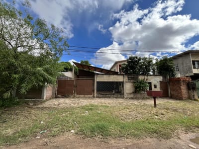 Terreno En Venta A 2 Cuadras De La Avenida 5to.anillo Banzer