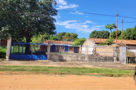 En venta Chalet en Luque en Barrio Yka’a para inversión! 