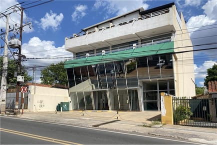 Edificio Corporativo / Comercial