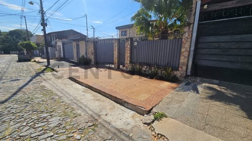 Vendo Terreno con casa a demoler