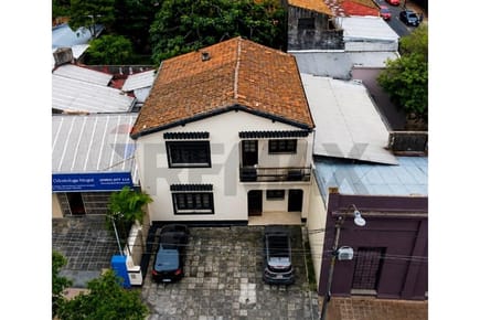 Residencia de Estilo Colonial Contemporáneo