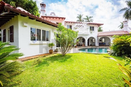 EXCLUSIVA CASA en Cond. Puerto Marco– Hernandarias