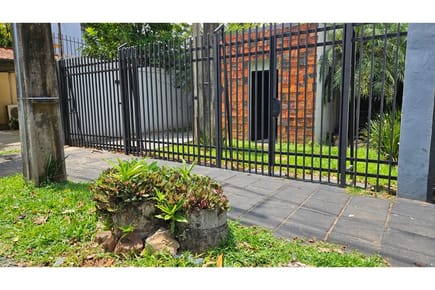 ALQUILO CHALET EN ASUNCION BARRIO HERRERA