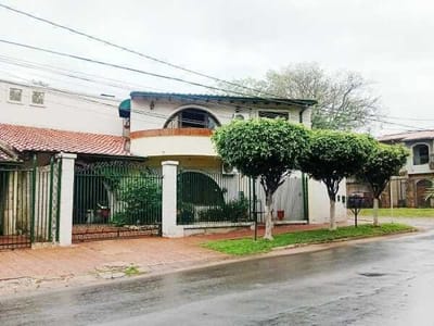 ALQUILO CASA PARA OFICINA CON DEPOSITO EN ESQUINA FERNANDO DE LA MORA ZONA NORTE