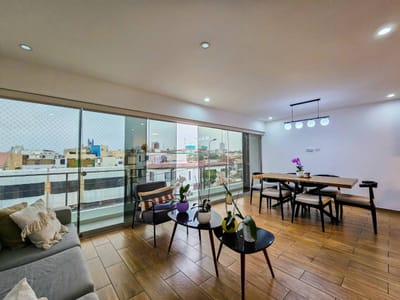 DÚPLEX EN VENTA EN SAN BORJA – TERRAZA Y PARRILLA
