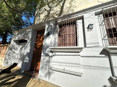 Casa Antigua a Refaccionar en Barrio Las Mercedes