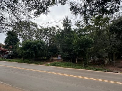 En venta amplio terreno de 4.148m2 en luque sobre la avenida coronel martinez.