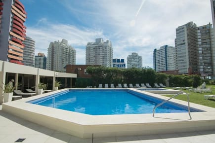 Venta apartamento 3 dormitorios, Punta del este Primera linea.