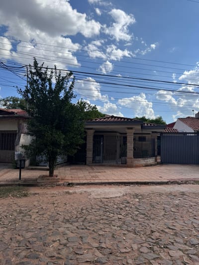 VENDO CASA EN LAMBARE B° VALLE APU´A I