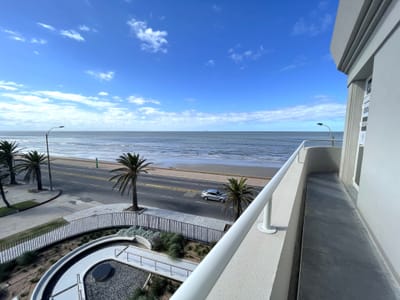 Venta apartamento 3 y servicio en Bilu Riviera 