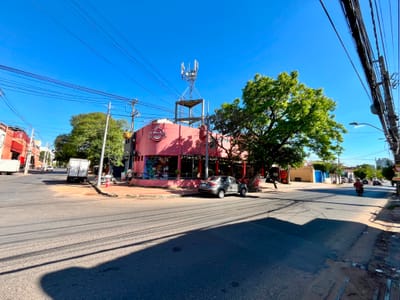 PROPIEDAD COMERCIAL EN ESQUINA 