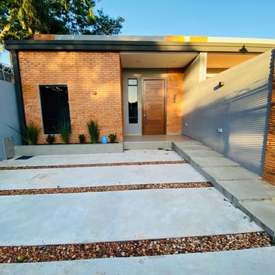 ALQUILO DUPLEX EN LAMBARE 
