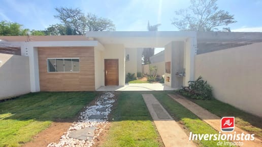 CASA EN VENTA DE 3 DORMITORIOS EN VALLE SANCHEZ